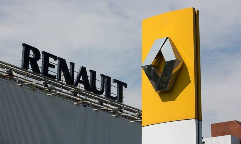 Продолжается нехватка автомобильных чипов, заводы Stellantis и Renault в Испании частично закрыты