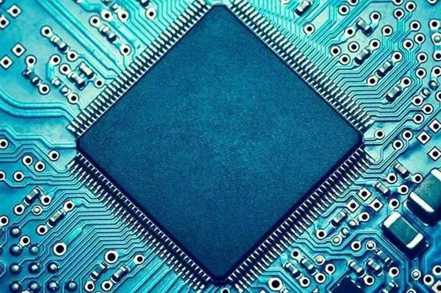 Поставка Infineon: линия регулятора напряжения, управление двигателем, СИД-драйвер, драйвер затвора