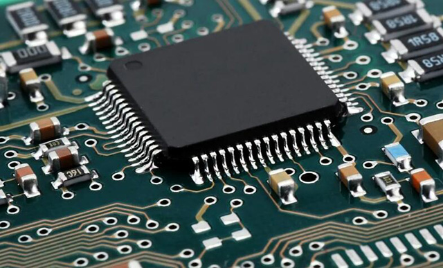 Поставка ИС Чипы [Micron]: твердотельных накопителей, универсальных флеш-памяти NAND, ИС памяти eMMC