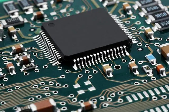 Приобретения Xilinx ПЛИС, ST микроконтроллеры MCU, TI генераторы тактовых импульсов
