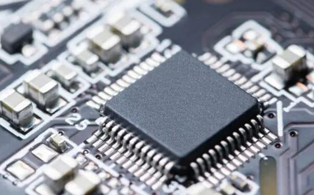 Поставка [NXP] Bluetooth LE Аудио, Bluetooth LE SoC, Мультипротокольный MCU, Суб 1 ГГц RF трансивер