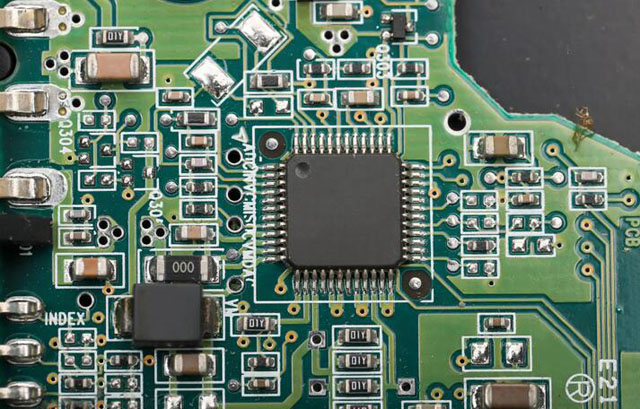 Поставка [NXP] Автомобильные сети:Трансиверы CAN, Ethernet, трансиверы FlexRay, базовые Системы чипы