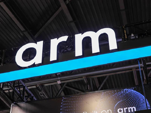 ARM Executive AI чип Amazon ускоряет стратегический макет саморазвивающегося чипа